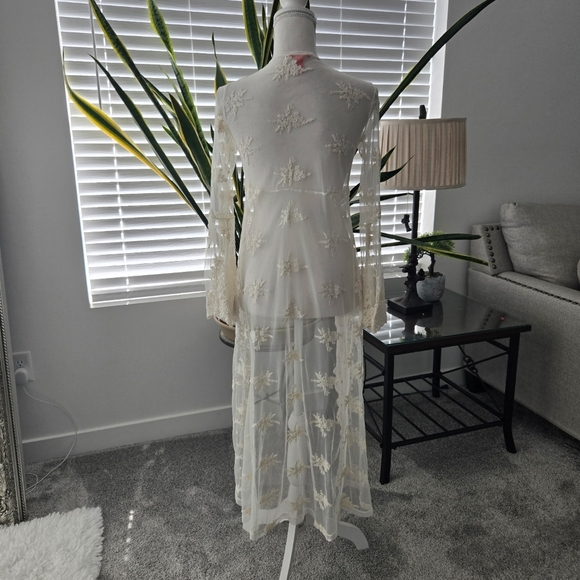 Chelsie & Violet Long Sleeve Longline Boho Lace Mesh Duster Cardigan. Size xsmal - Picture 3 of 6